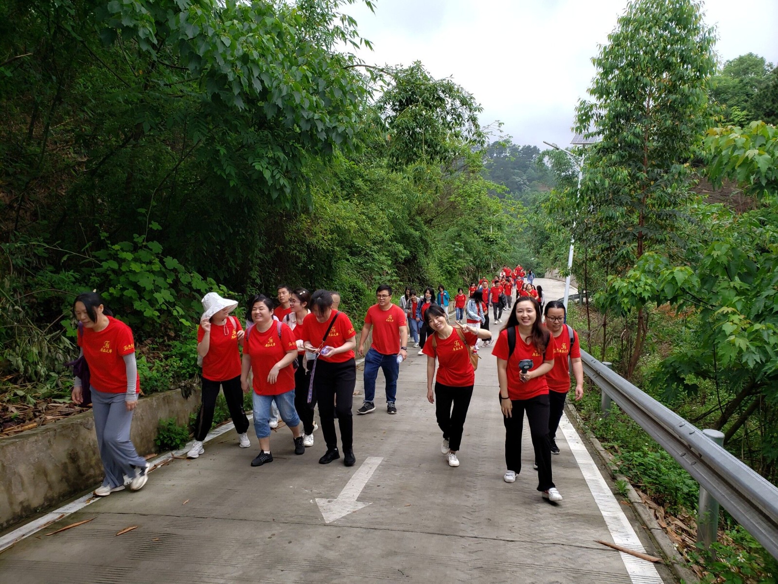 2022年螺螄粉小鎮飛行營(yíng)地“美麗柳州，快樂(lè )前行”健步走活動(dòng)